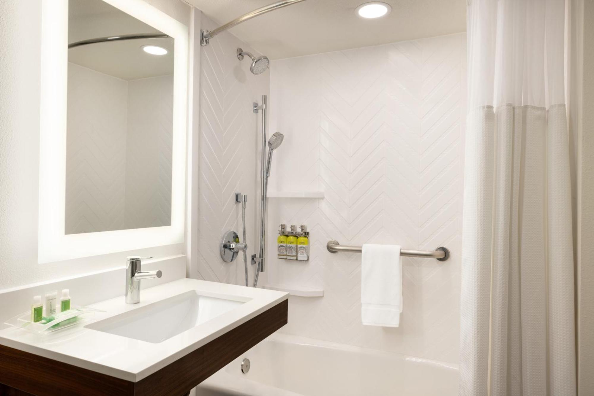 Doubletree By Hilton Fort Worth South Extérieur photo