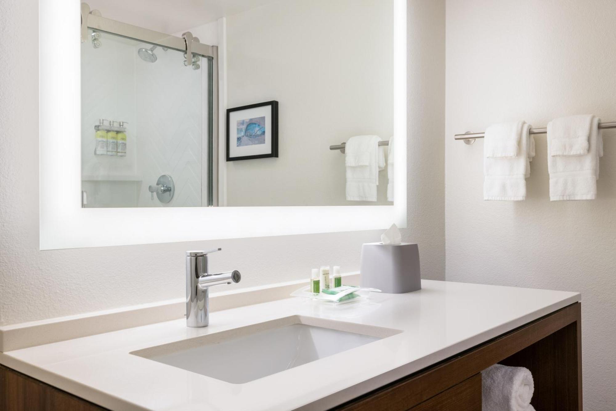 Doubletree By Hilton Fort Worth South Extérieur photo