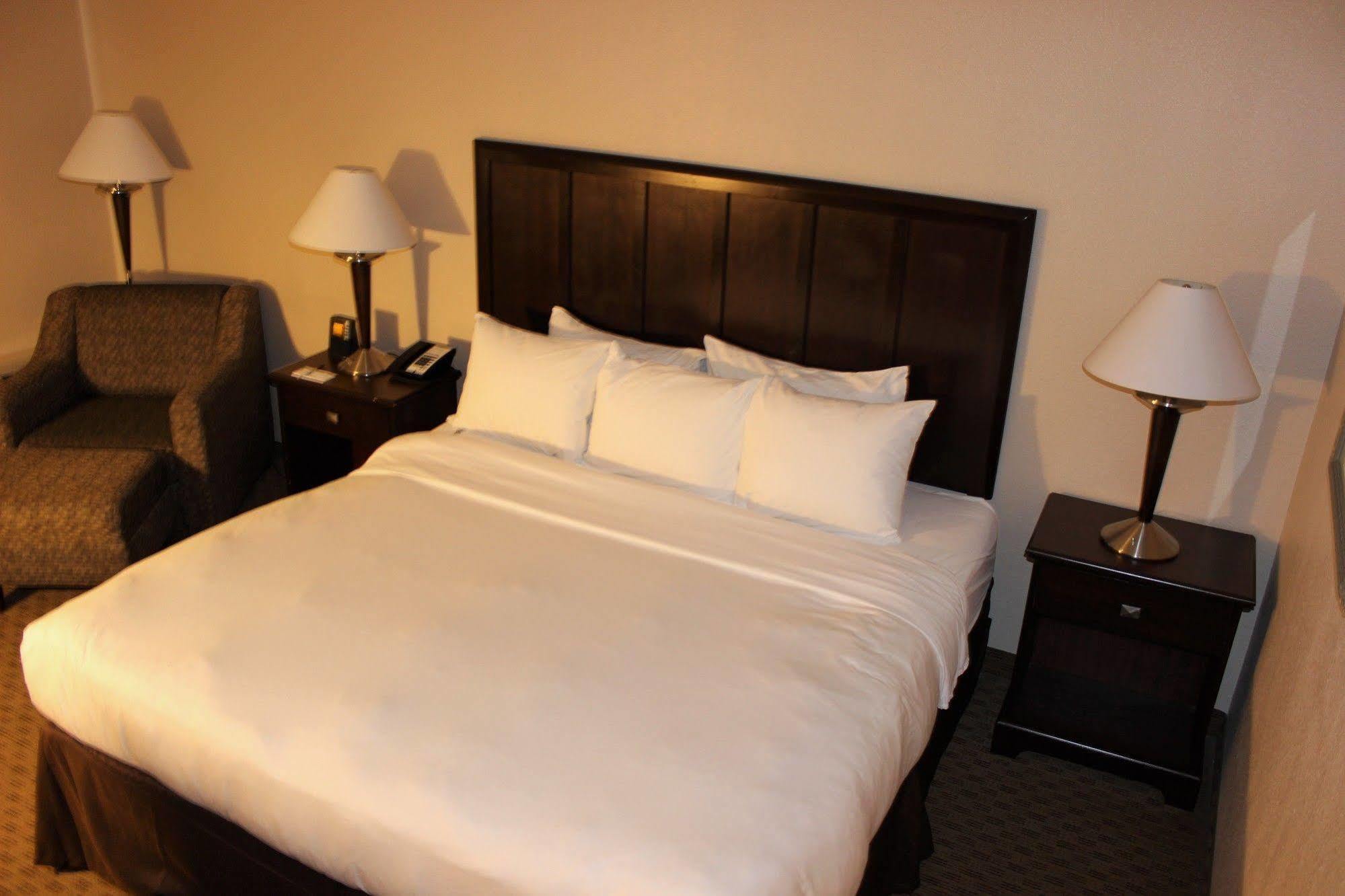 Hotel Doubletree By Hilton Fort Worth South Extérieur photo